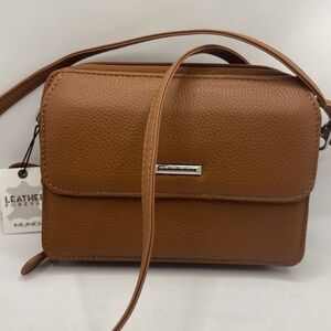MUNDI SMALL LEATHER GOODS On The Move
Crossbody bag - brown